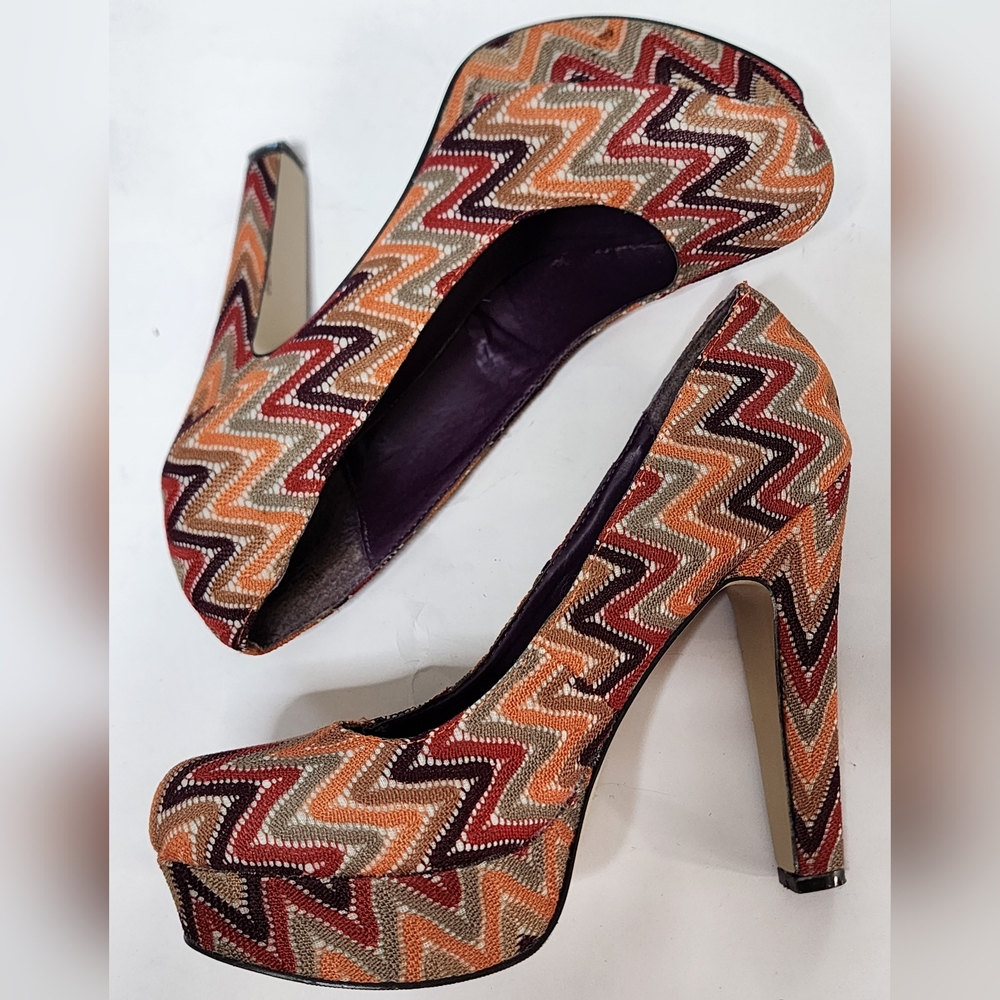 Madden Girl Women's Multicolor ZigZag Heel - Size 9.5